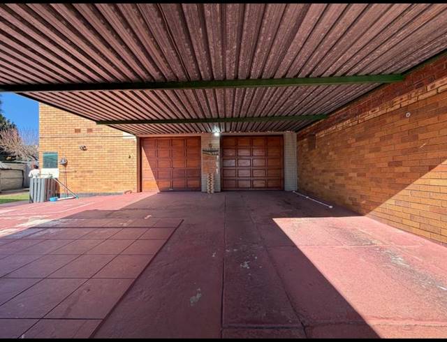 3 BEDROOM HOUSE FOR SALE IN LINMEYER
